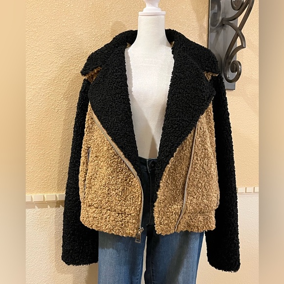 Nine West Sherpa bomber jacket in tan & black w/ asymmetrical zipper. XL - Picture 8 of 13